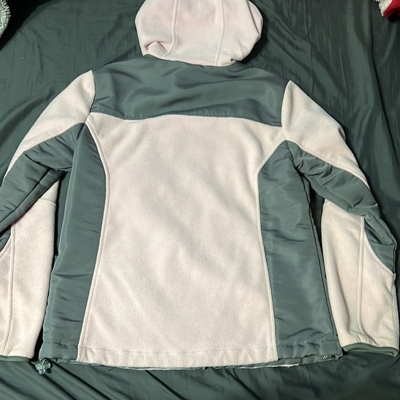 Light Pink. Free Country Hoodie. Size Medium. - Picture 4 of 7